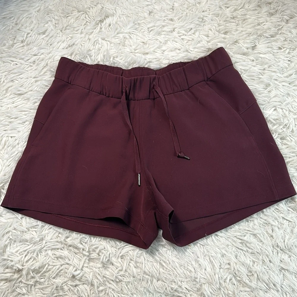 Lululemon On the Fly Short *Woven 2.5"